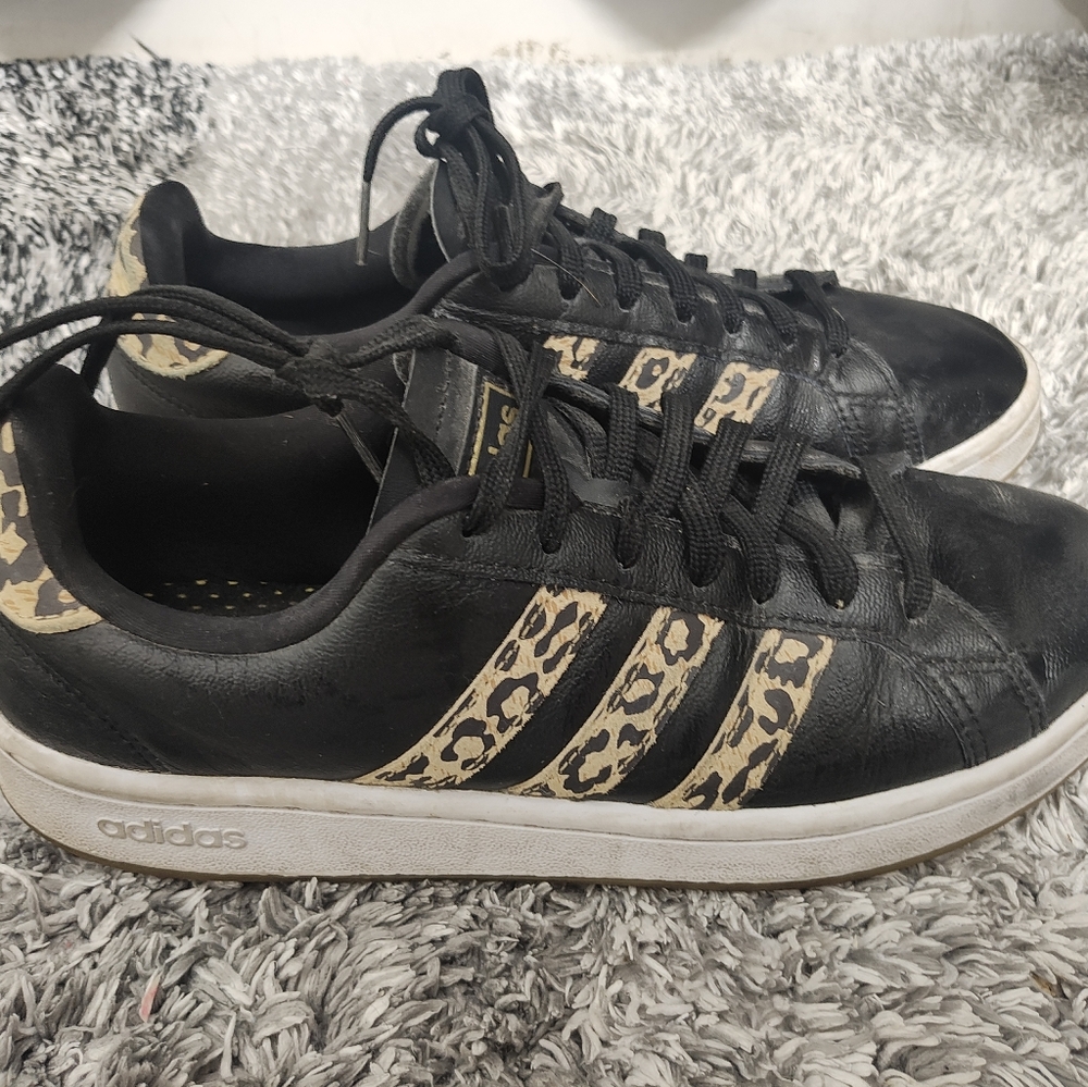 Women's Adidas cloud foam comfort shoes